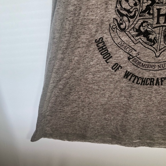 Harry Potter Hogwarts Tank Top size Small - Picture 4 of 8